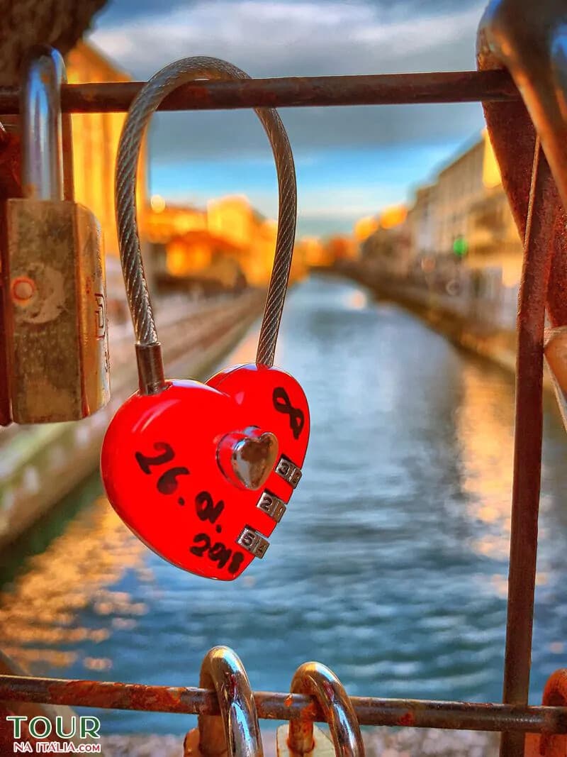 Navigli & Darsena: A 3-Hour Walk Through Old Milan’s Canals, Murals, and Alda Merini