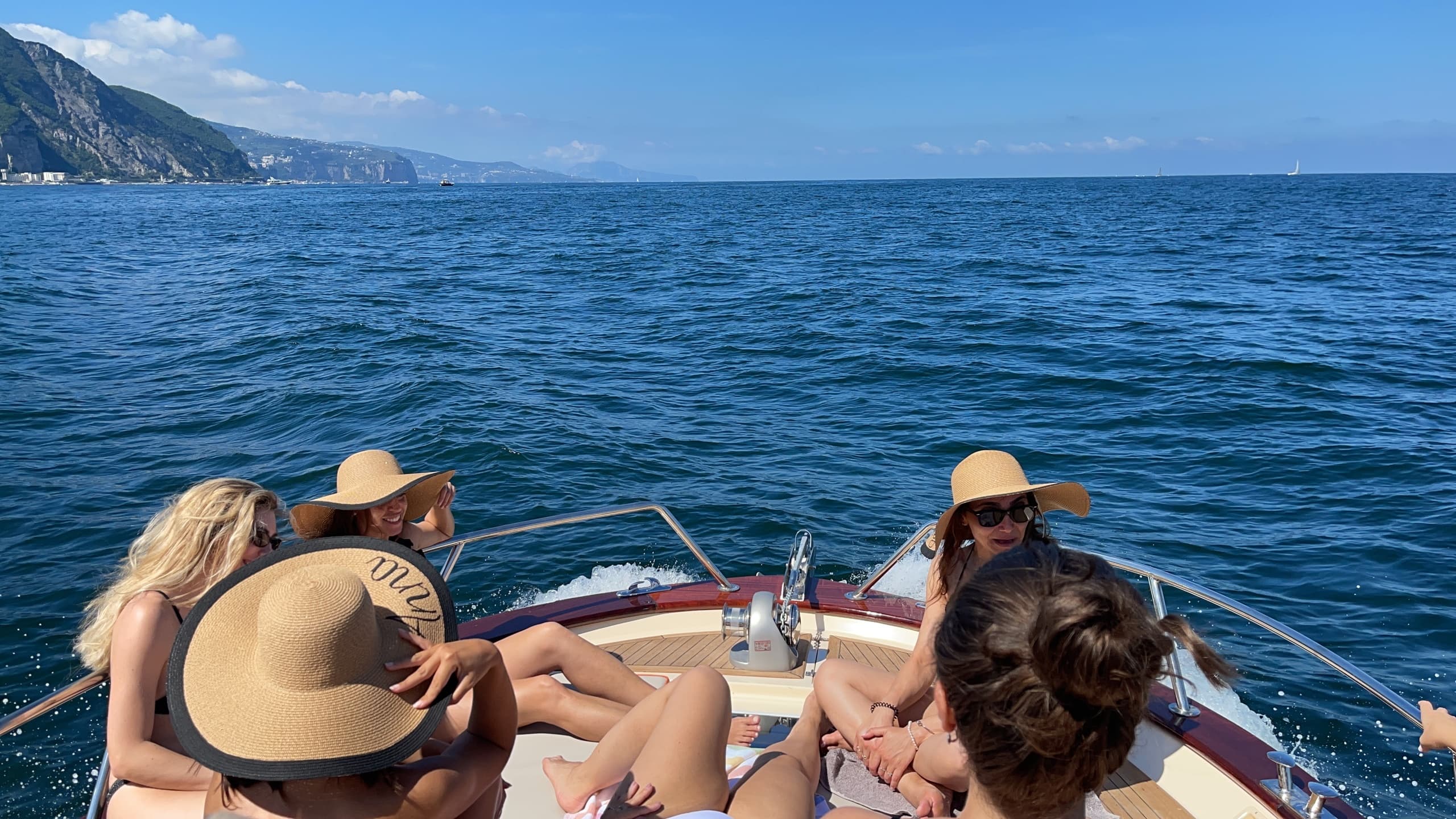 Boat Charters & Island Hopping with Mimi 9.5 in Naples Gulf