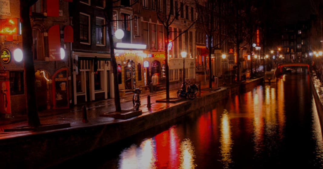 Red Light District Tour with Camaleon Tours in Amsterdam