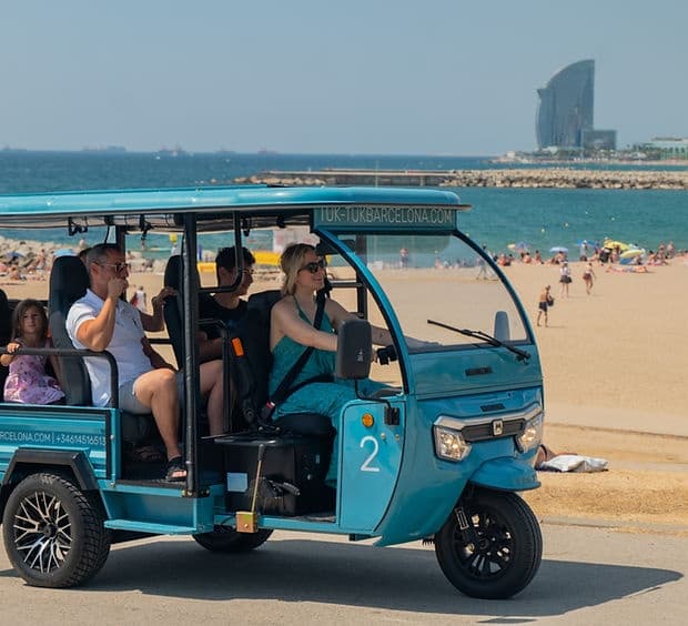 Explore Barcelona’s Iconic Architecture and Coastal Views on a Private 1.5-Hour Tuk-Tuk Tour