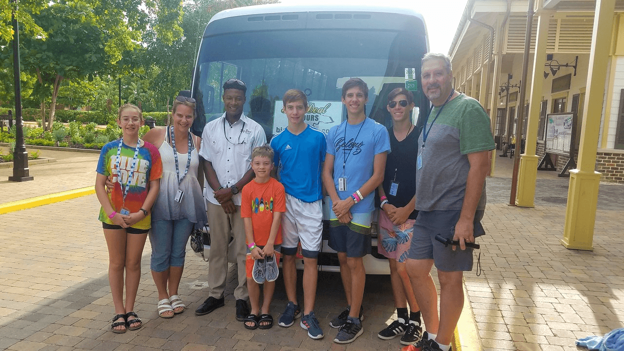Private transfer from Ocean Coral Spring to Montego Bay Airport — 30-minute air-conditioned ride