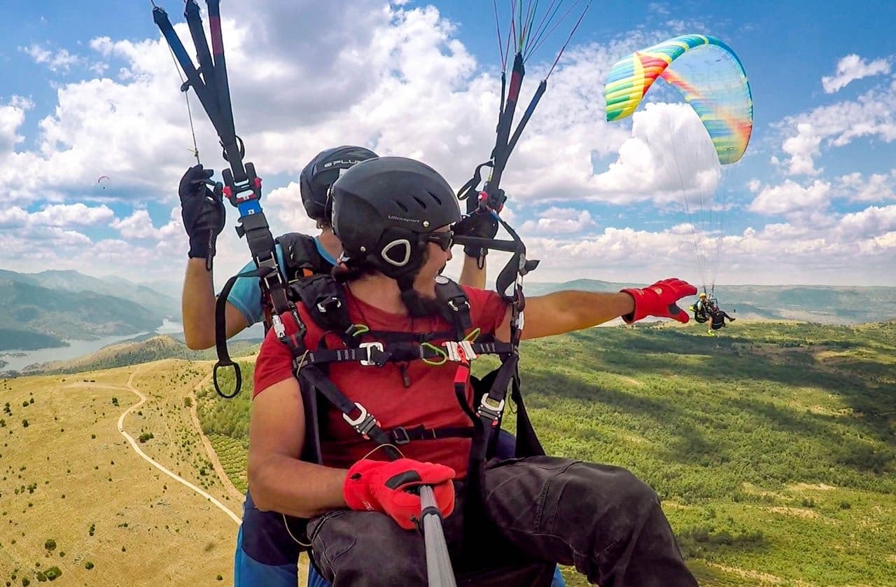 Parapente en pareja: Tandem Paragliding Over Guadarrama and Gredos