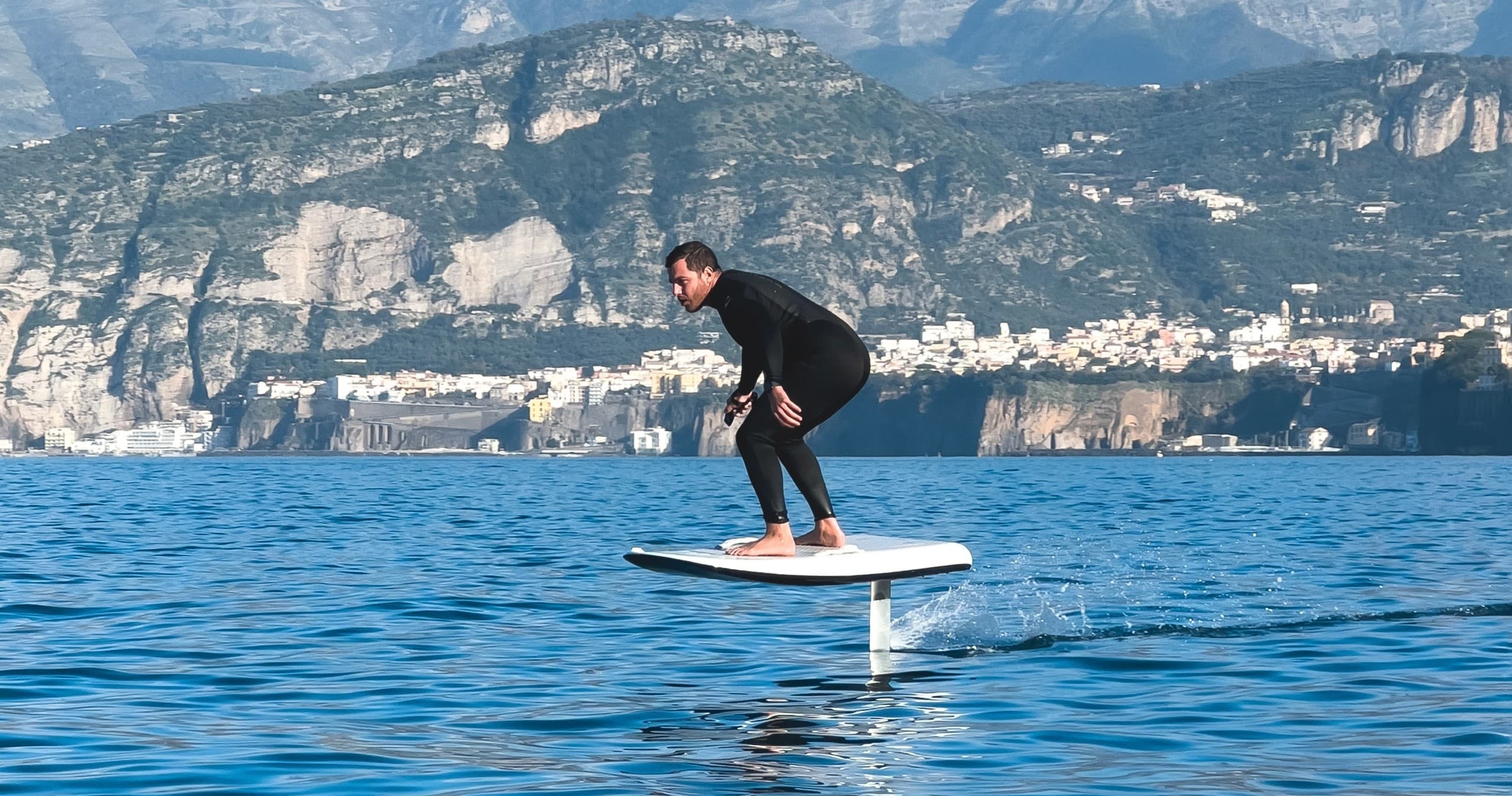 Ride the Waves: eFoil Fliteboard Lessons at Capri’s Crystal Waters
