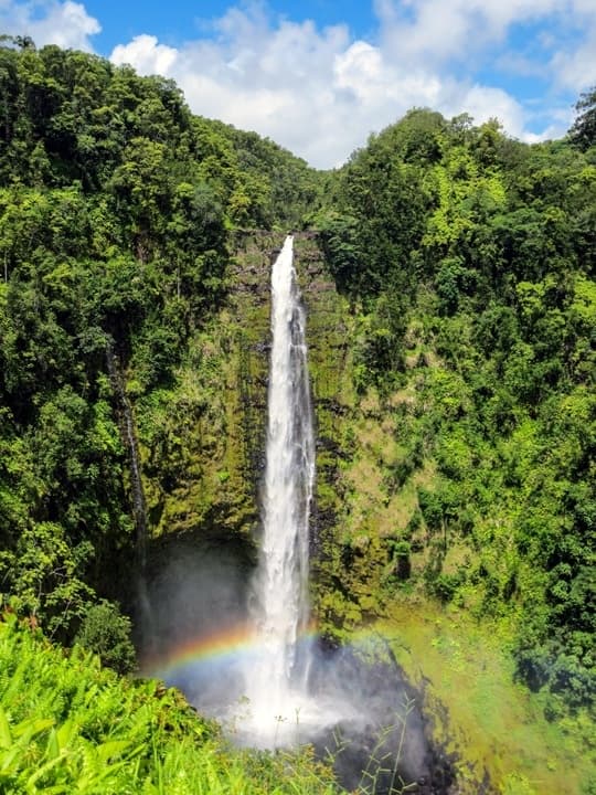 Akaka Falls & Volcanoes Tour with Aloha Aina Tours