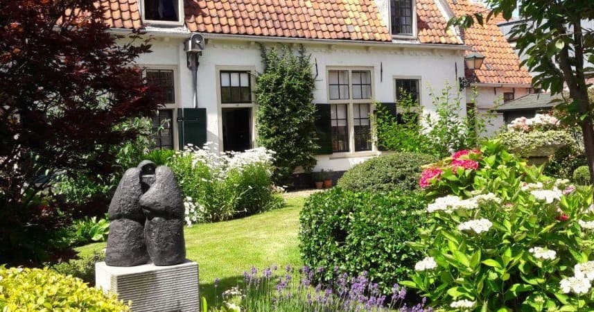 Land Adventures in Haarlem: Haarlem Hofjeswandeling Guided Tour