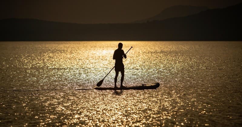Flathead Lake Paddleboard Rentals: Explore Bigfork’s Shoreline by SUP