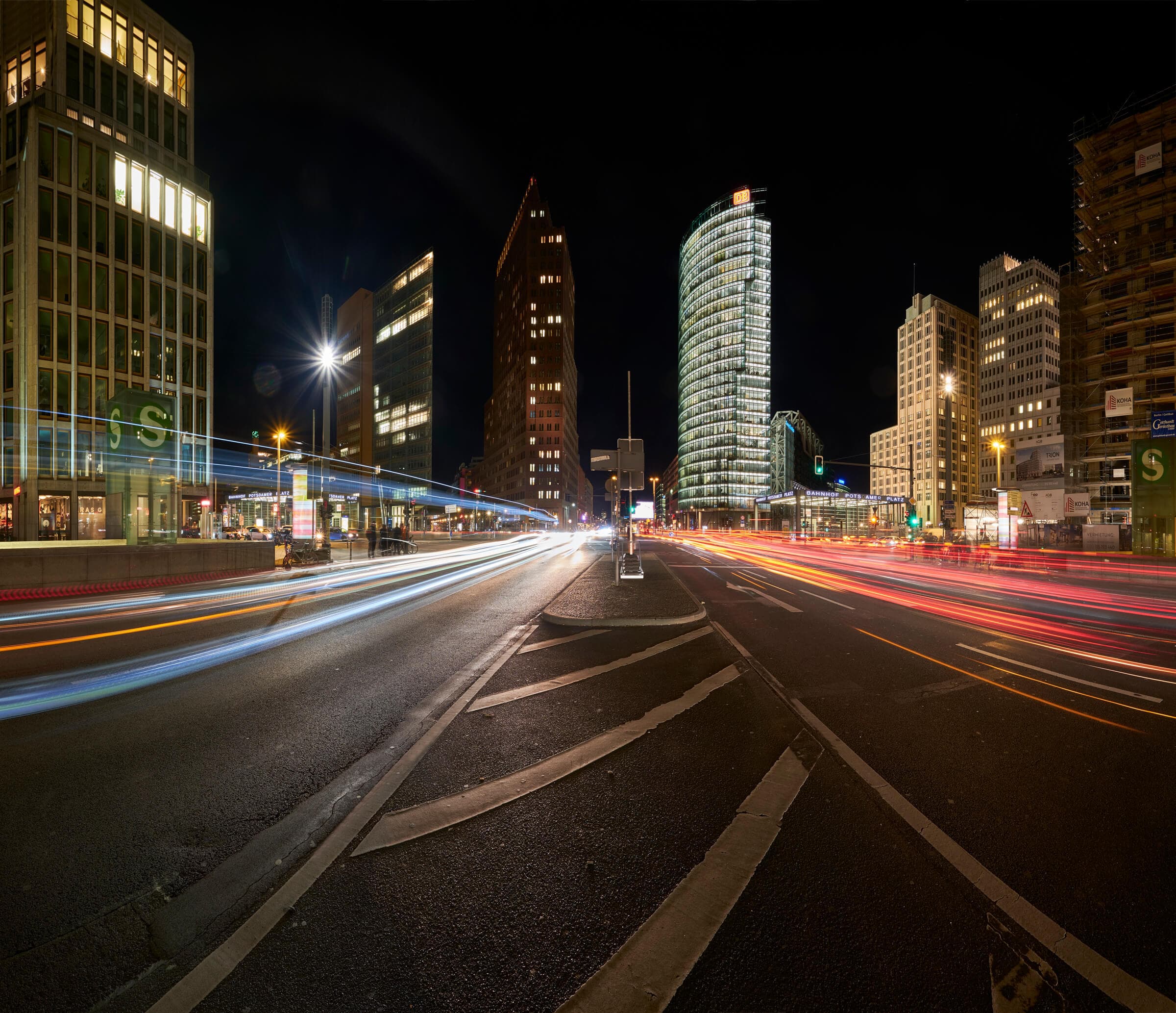 Berlin Night Photography Tour with Photoexploring