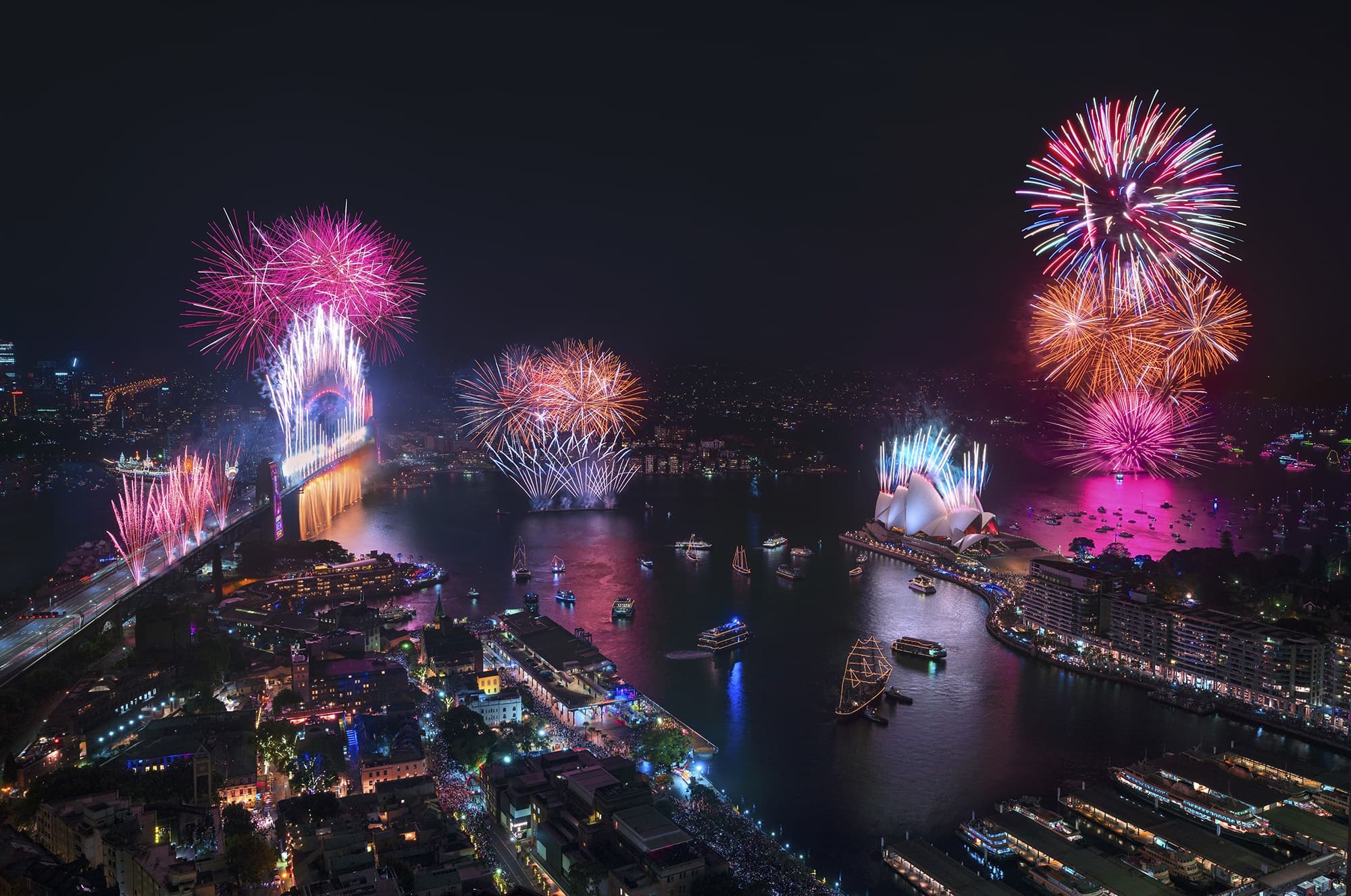 Water-Activities: New Year’s Eve Fireworks Cruise on Ocean Adventurer