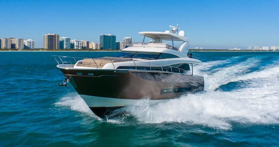 Luxury Yacht Trip with Miami Boat Experts in Miami Beach