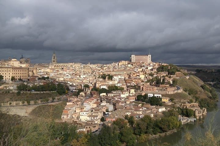 PRIVATE Toledo Tour Highlights with De Paseo Experience