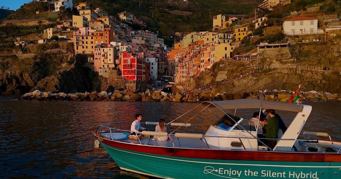Water-Activities: Sunset Boat Tour with Aperitif at Cinque Terre | You Know! S.r.l