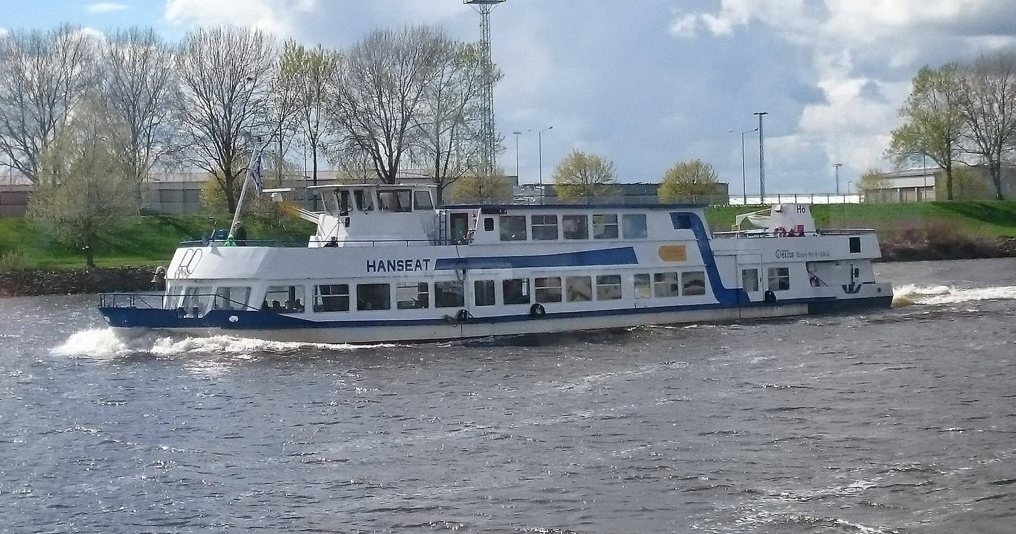 Boat Charter Experience with Hal Över in Vegesack