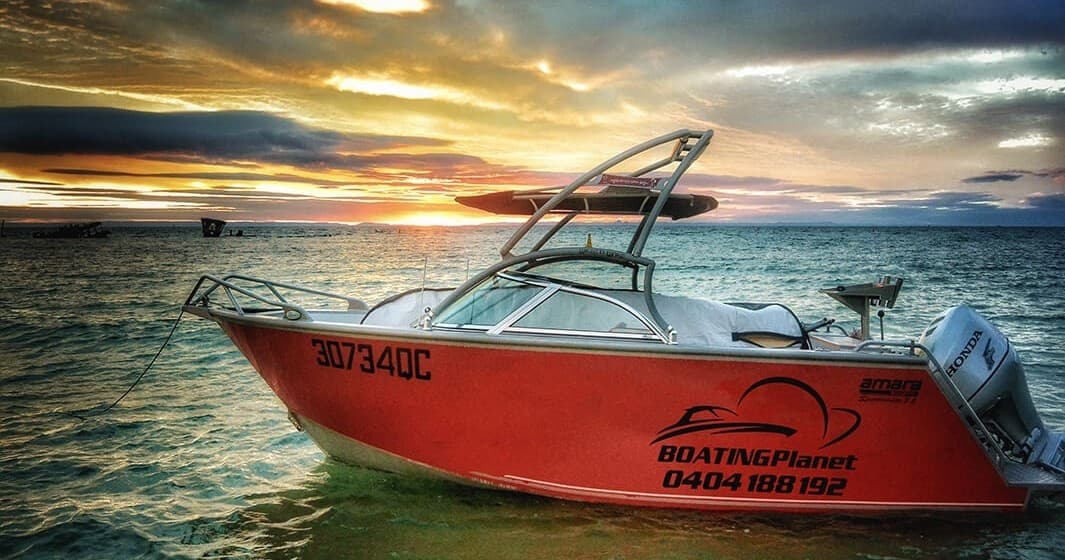 Water Activities & Boating Planet on Moreton Island