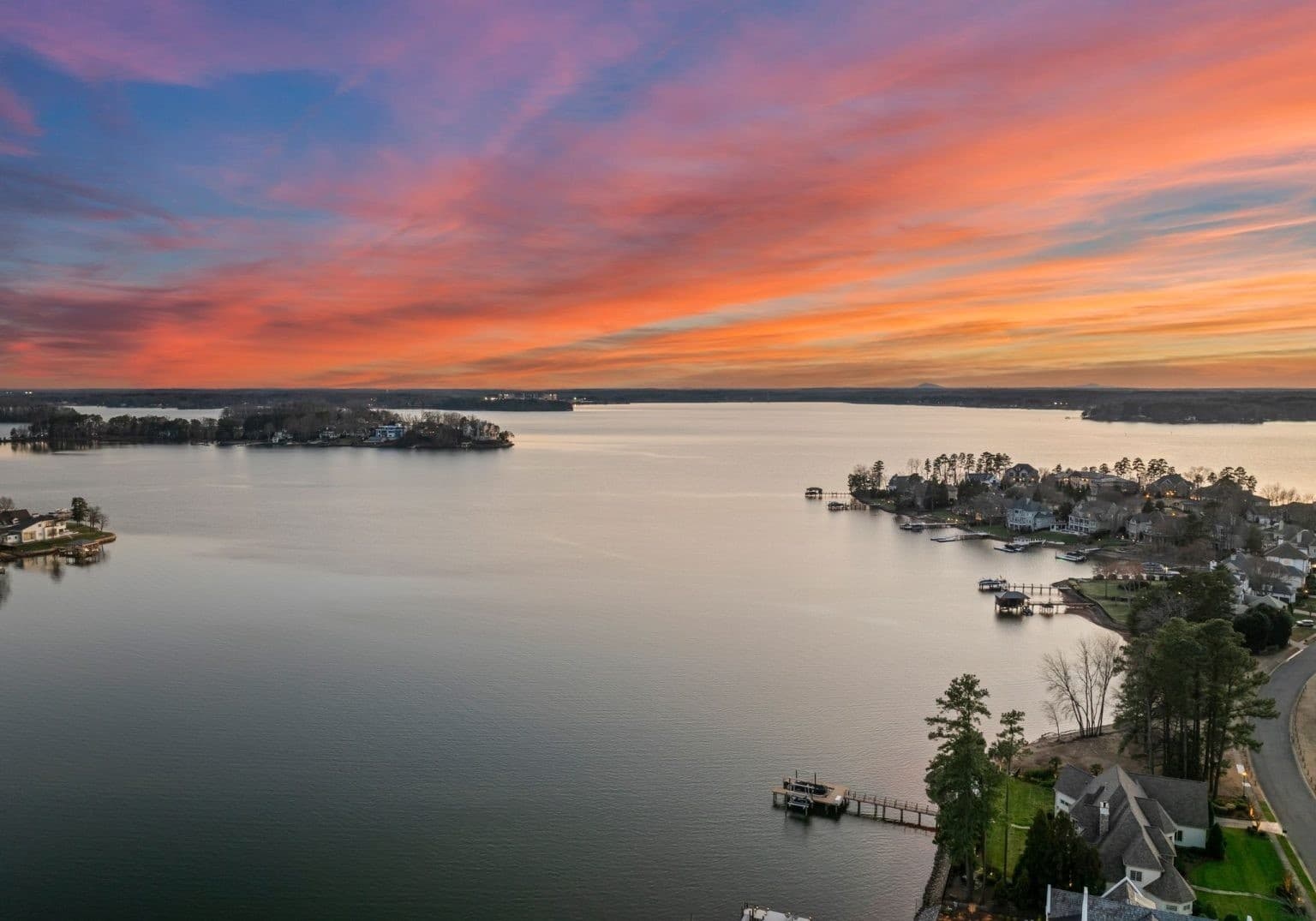 12-Minute Helicopter Flight Over Lake Norman: Skyline, Shoreline & Aerial Views