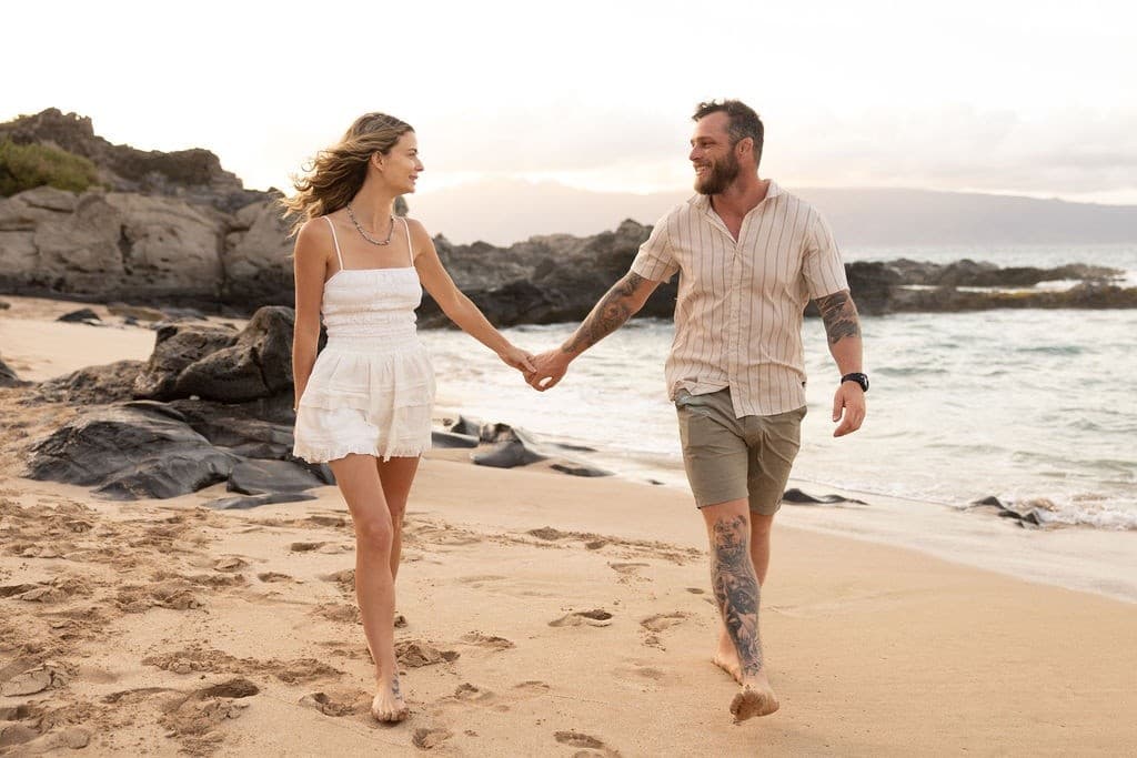 Sunset Quick Beach Portraits in Lahaina: 30-Minute Pro Sessions on West Maui