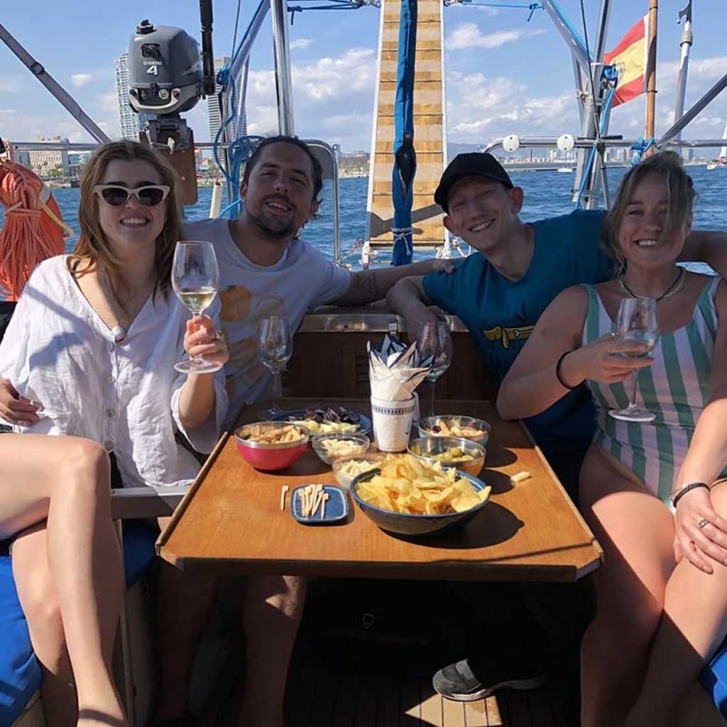 Escapada en velero — Private sailing escapes from Port Olimpic, Barcelona