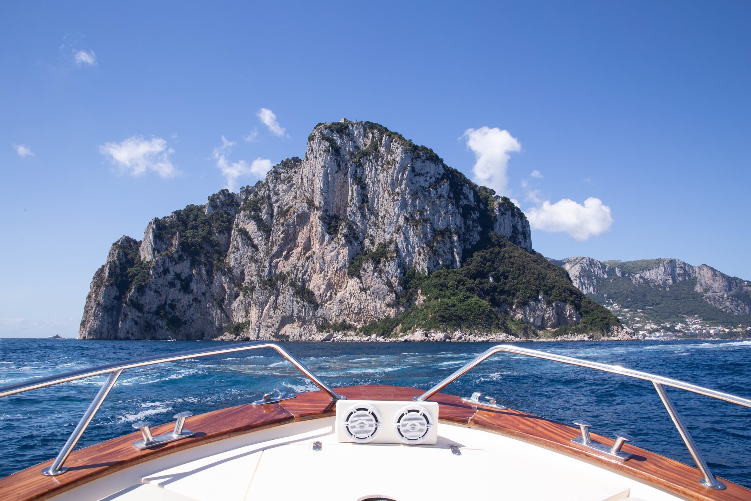 Sail to Capri: Small-Group Boat Tour from Sorrento to Blue Grotto and Piazzetta