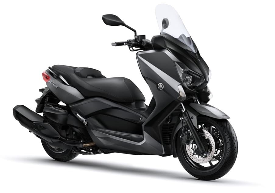 Lake Como Scooter Adventure: Yamaha Xmax 400 Rentals in Lecco