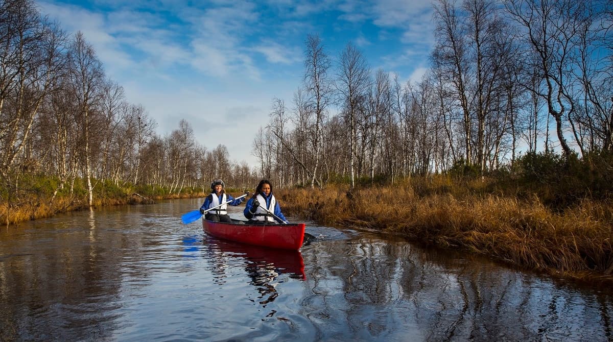 Canoeing in Lapland with Kakslauttanen: Serenity on Tankajoki