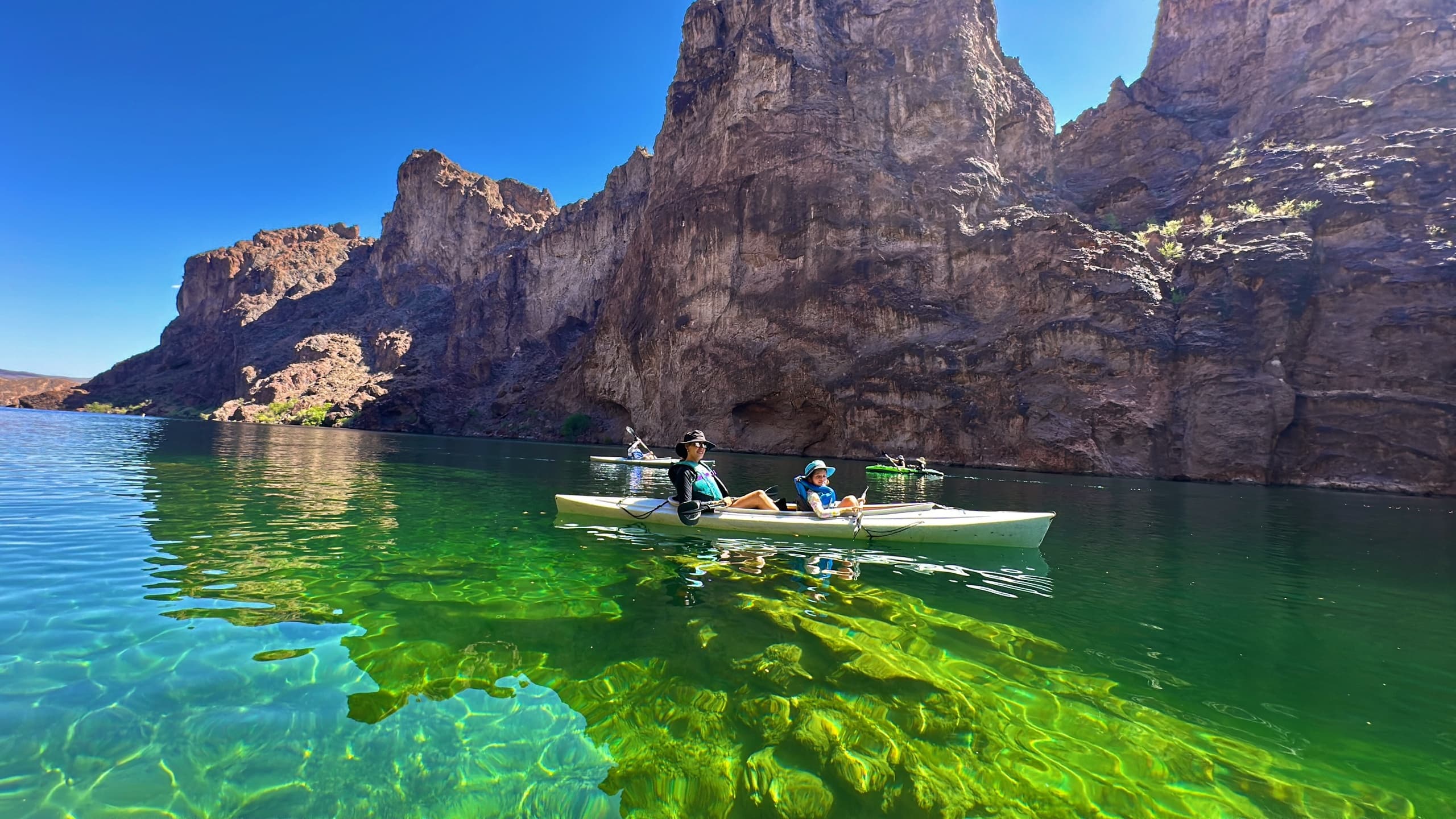 Explore Willow Beach by Kayak: Half-Day Adventures on the Colorado River