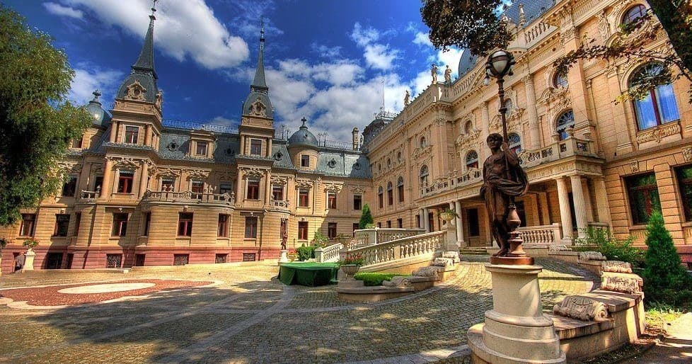 Guided Walking Tour of Łódź by AB Poland Travel
