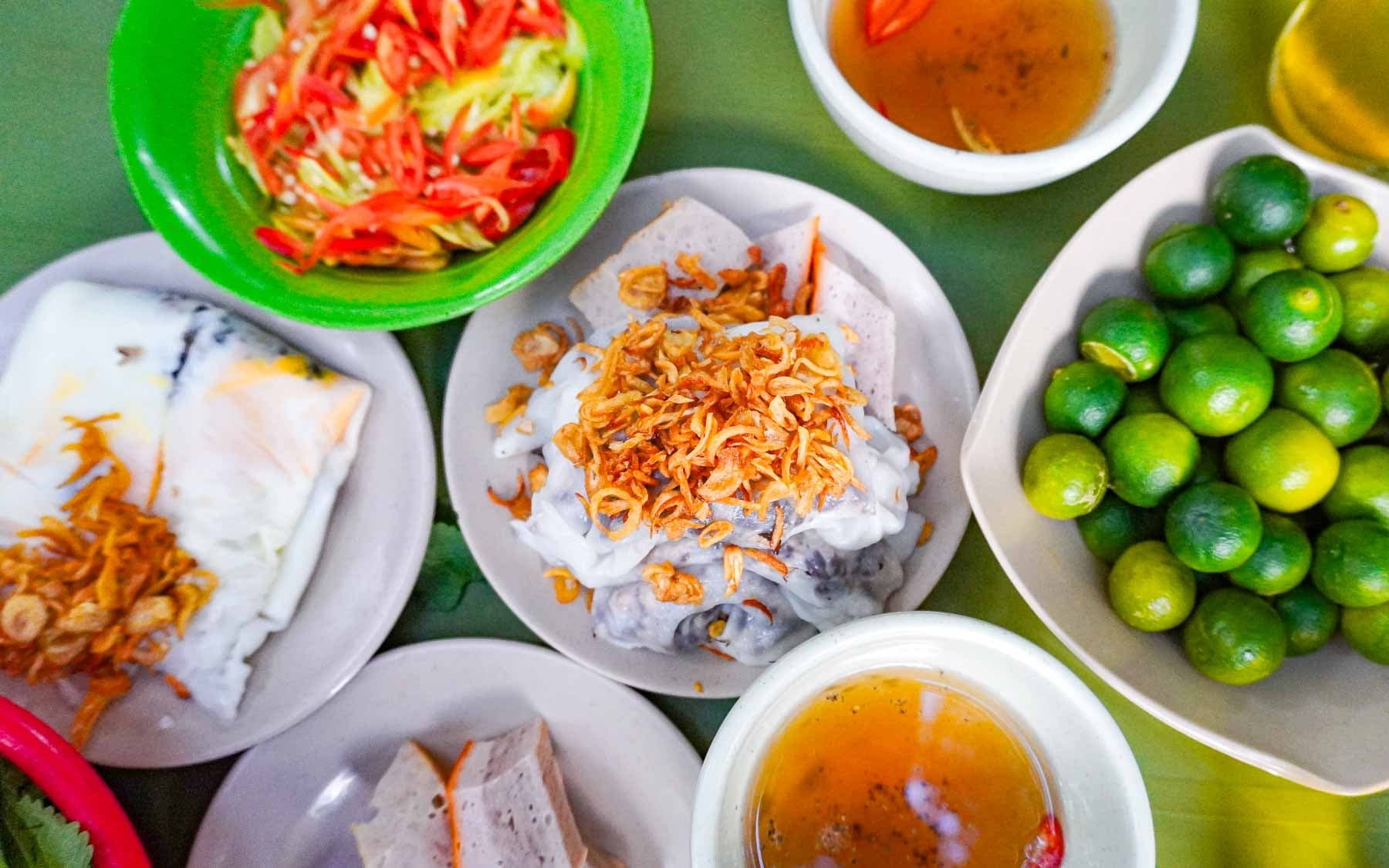Hanoi Evening Food Tour with Lost Plate Food Tours