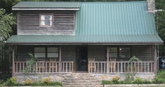 Cabin Stay at Hiwassee Outfitters in Scenic North Carolina