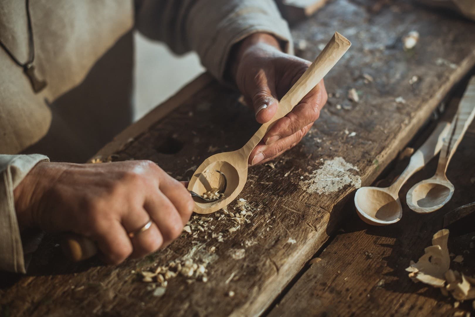 Hands-On Honey: Spoon Making Class at the Beehives