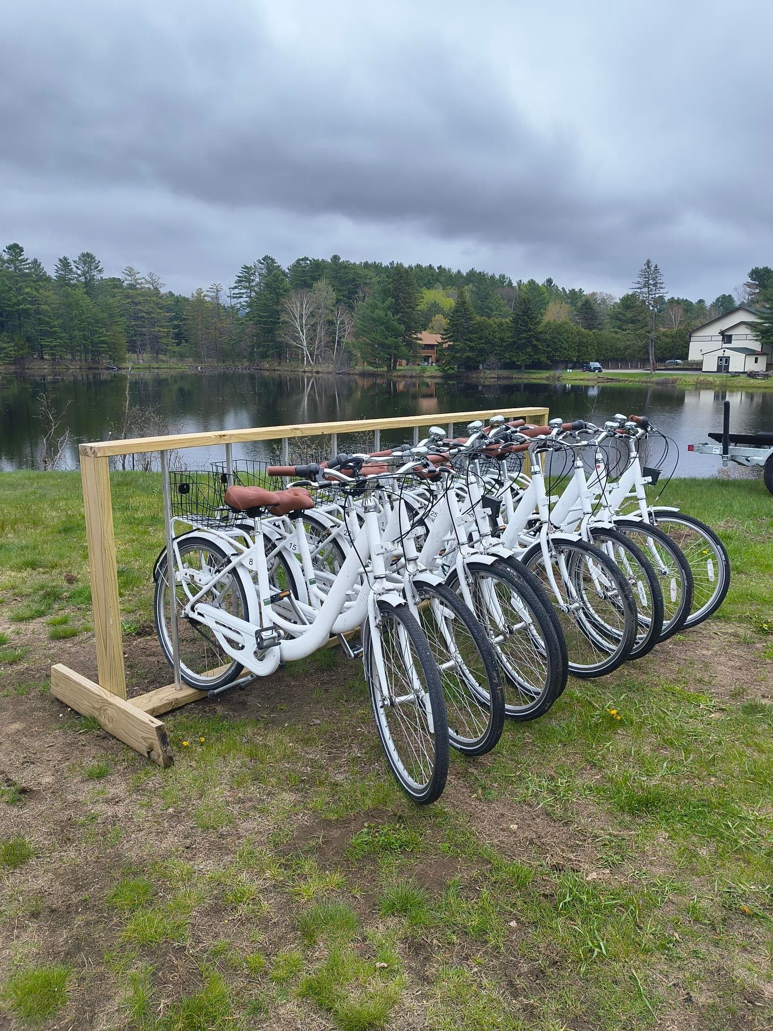 Pedal Saranac Lake: Cruiser Bike Rentals for Easy Adirondack Exploration