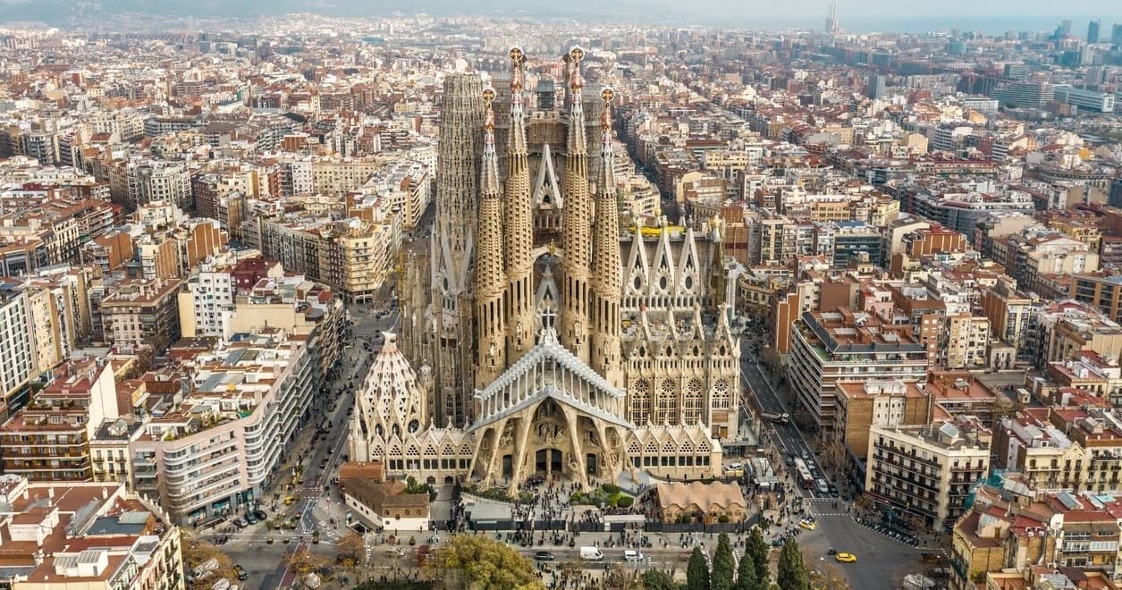 Architectural Walking Tour of Gaudí's Barcelona with In Out Barcelona