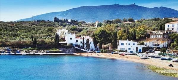 Cultural & Art Tours: Dali Museum & Cadaqués Experience from Figueres