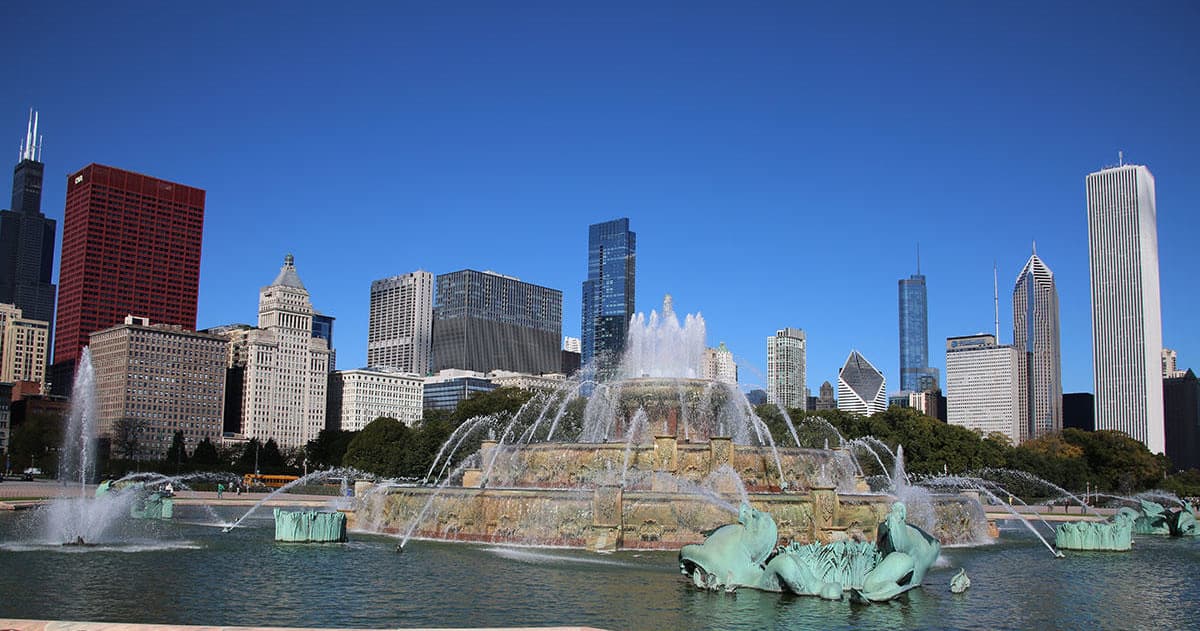 Segway tour view of Buckingham Fountain and Chicago skyline