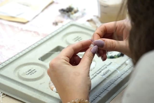 Holiday Gemstone Bracelet Workshop in Oshawa — Make Meaningful Gifts with Guided Meditation