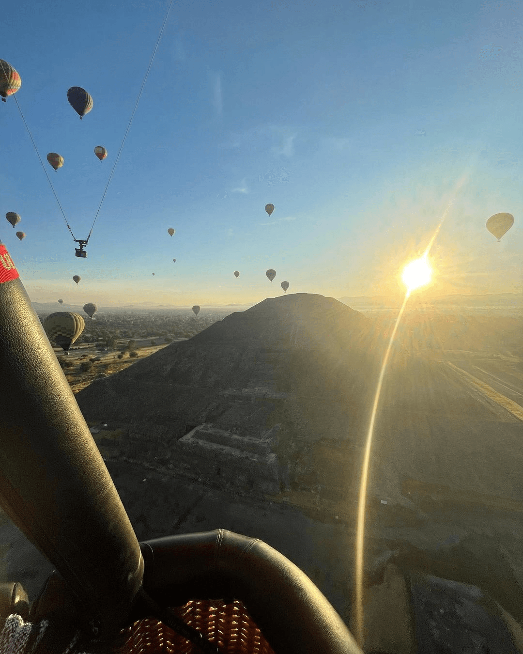 Hot Air Balloon Ride at Teotihuacán with Globos Aerostáticos MX
