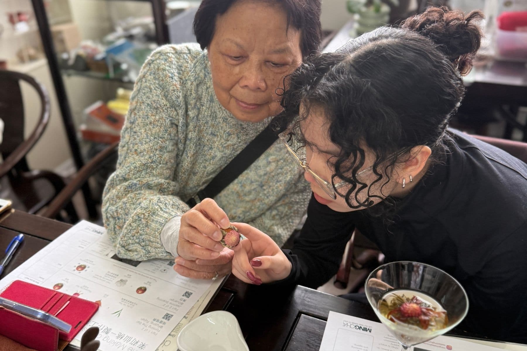 Family Tea Workshop in Chai Wan: Hands-on Gaiwan Brewing for Parents and Kids photo 3