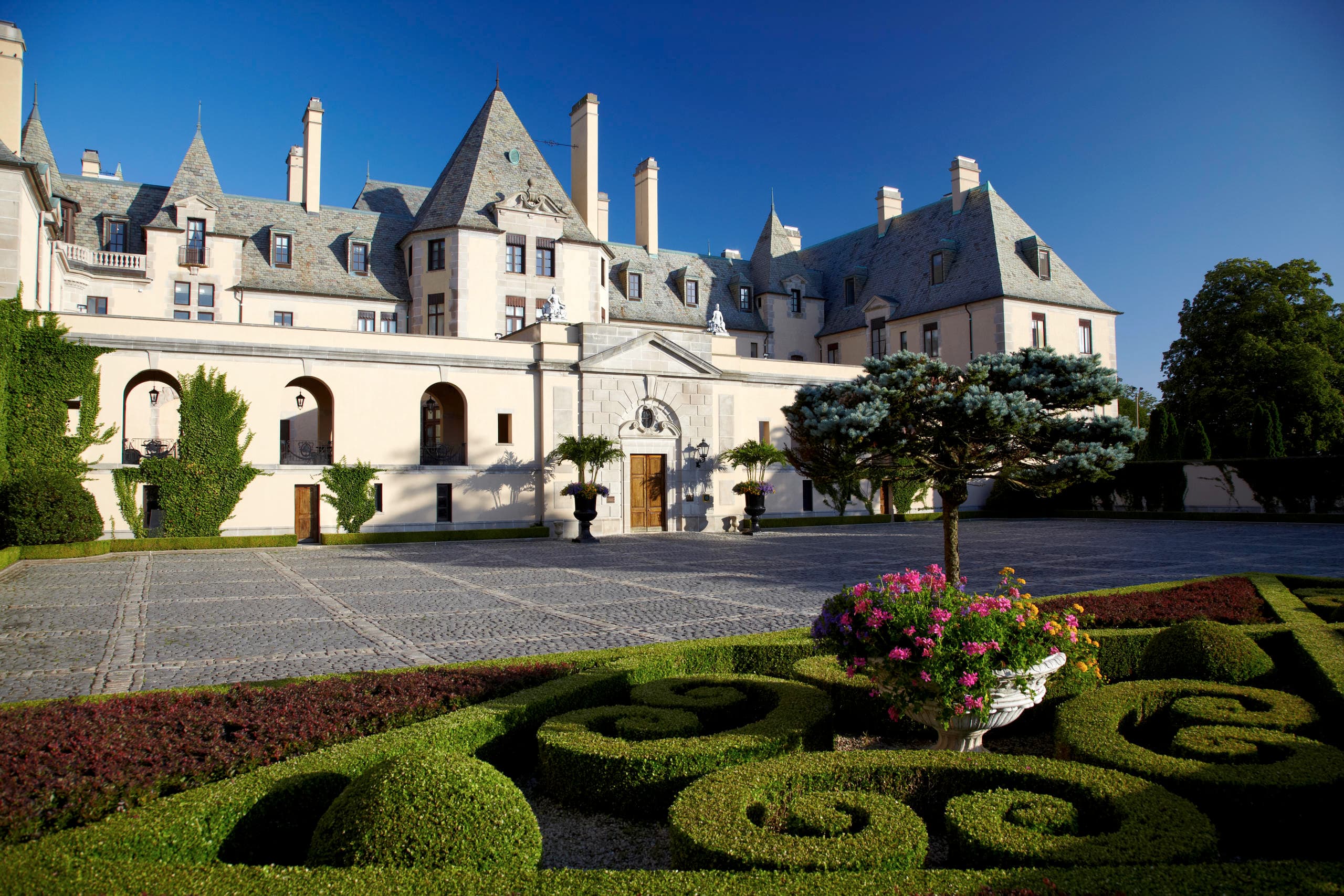 OHEKA CASTLE Mansion Tours in Huntington, NY