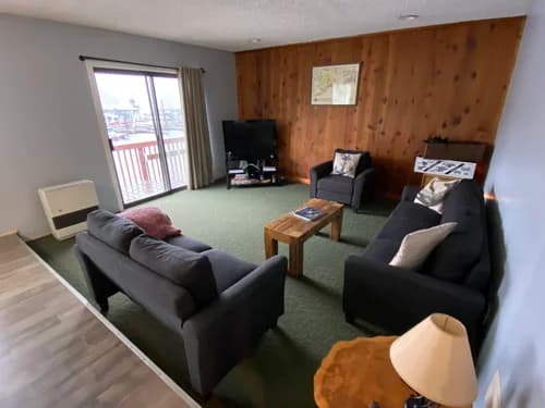 Stay Over the Tides: Waterfront Condo #2 at Knudson Cove Marina, Ketchikan photo 3