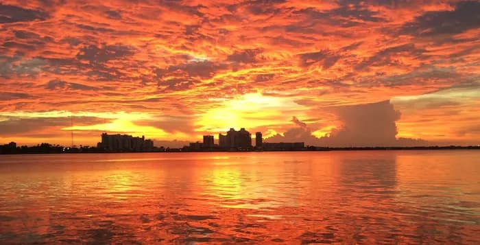 Experience Miami Sunset and City Lights by Boat with Champagne