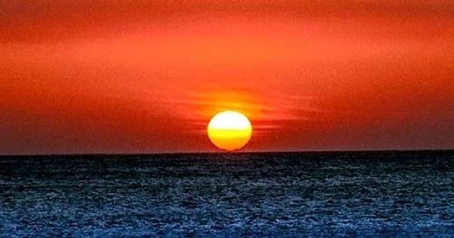 Experience the Magic of a North Shore Hawaii Sunset Cruise