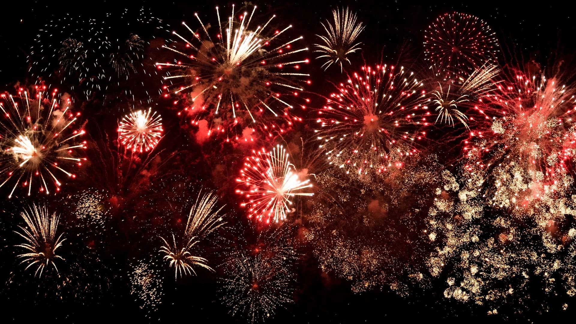 Budapest New Year's Eve Danube Cruise — Unlimited Prosecco & Fireworks