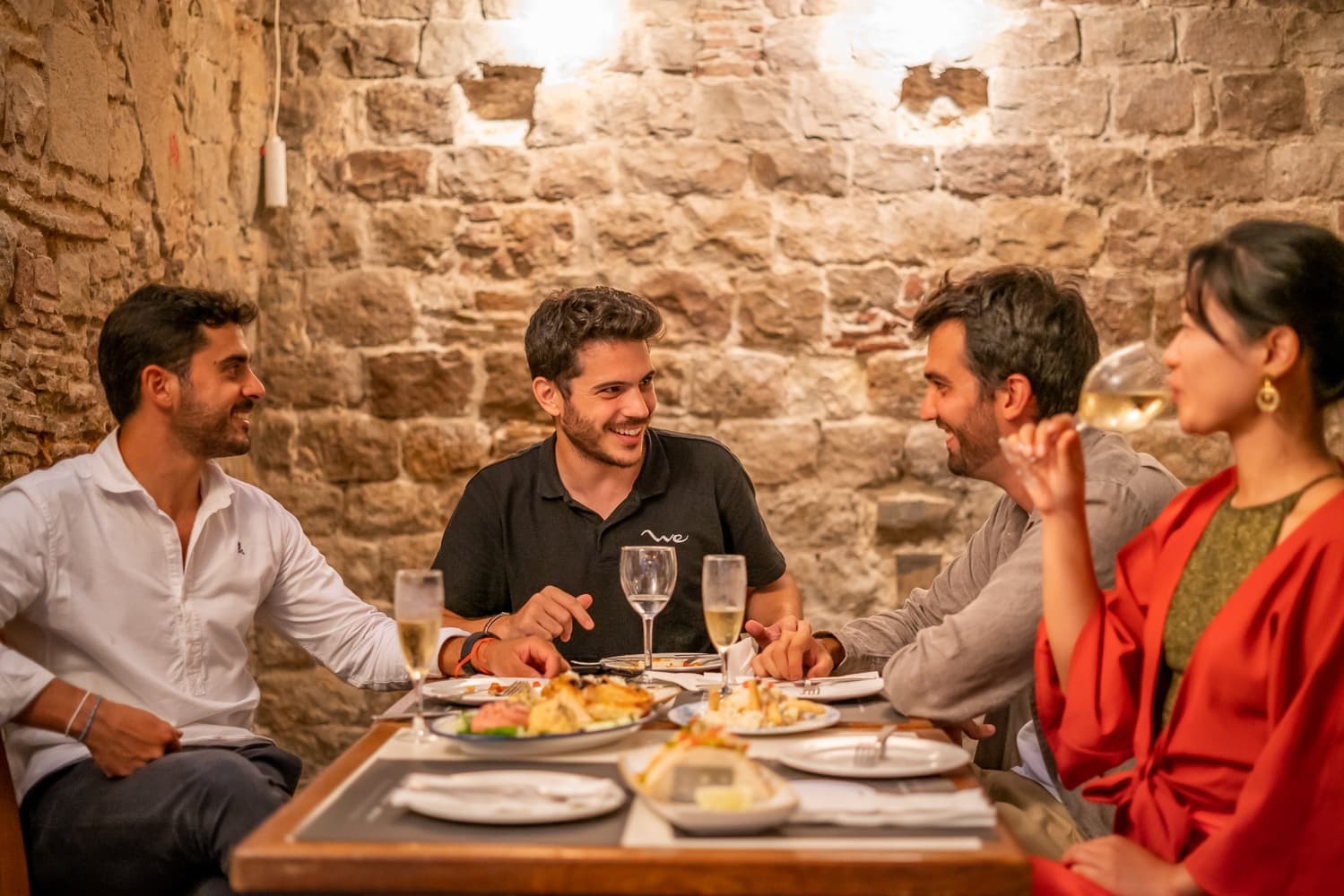 Gourmet Tapas Food Tour in Barcelona's Historic Districts