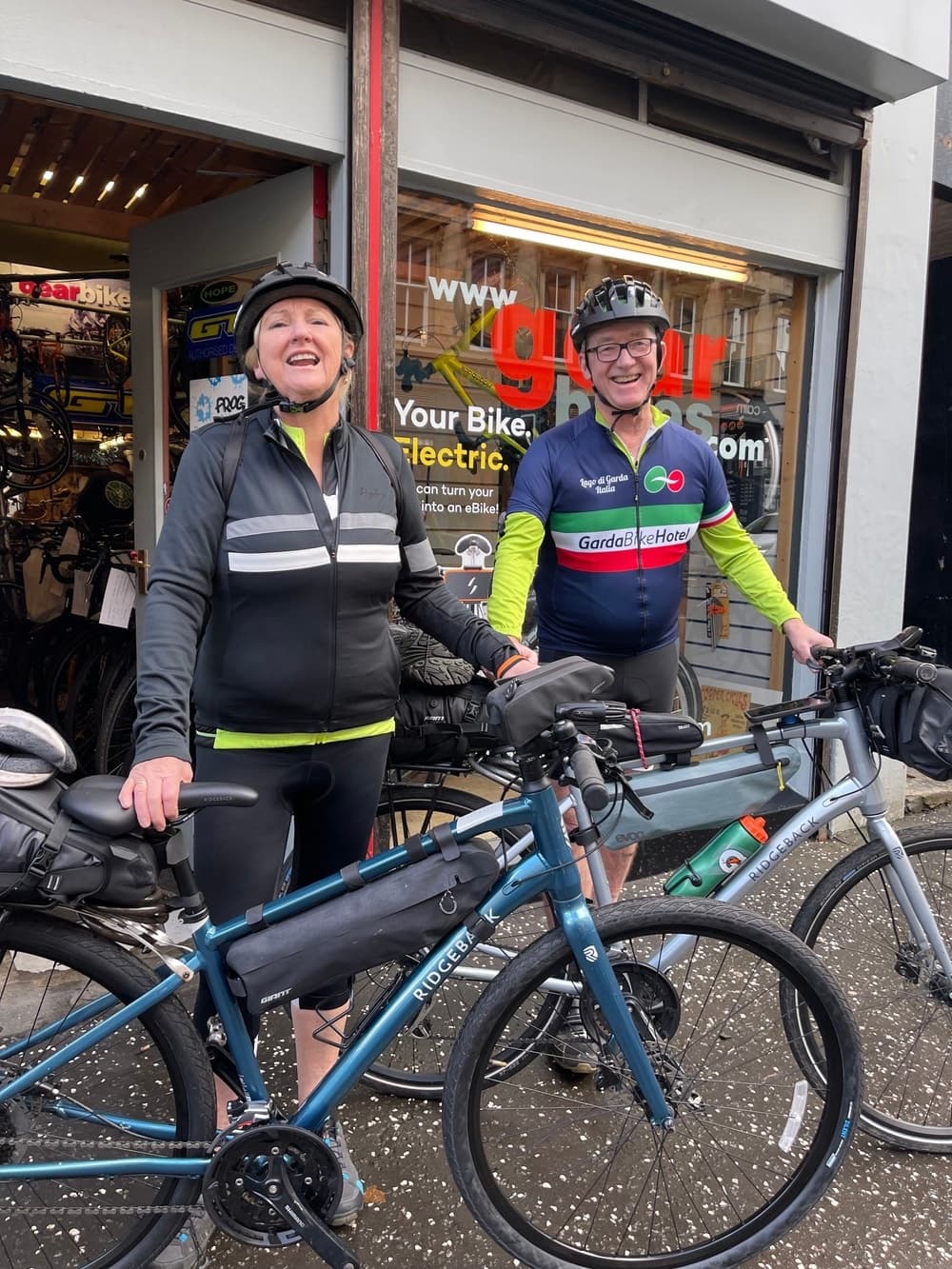 Ride Glasgow: 27-Day Hybrid Bike Hire with Ridgeback Vanteo