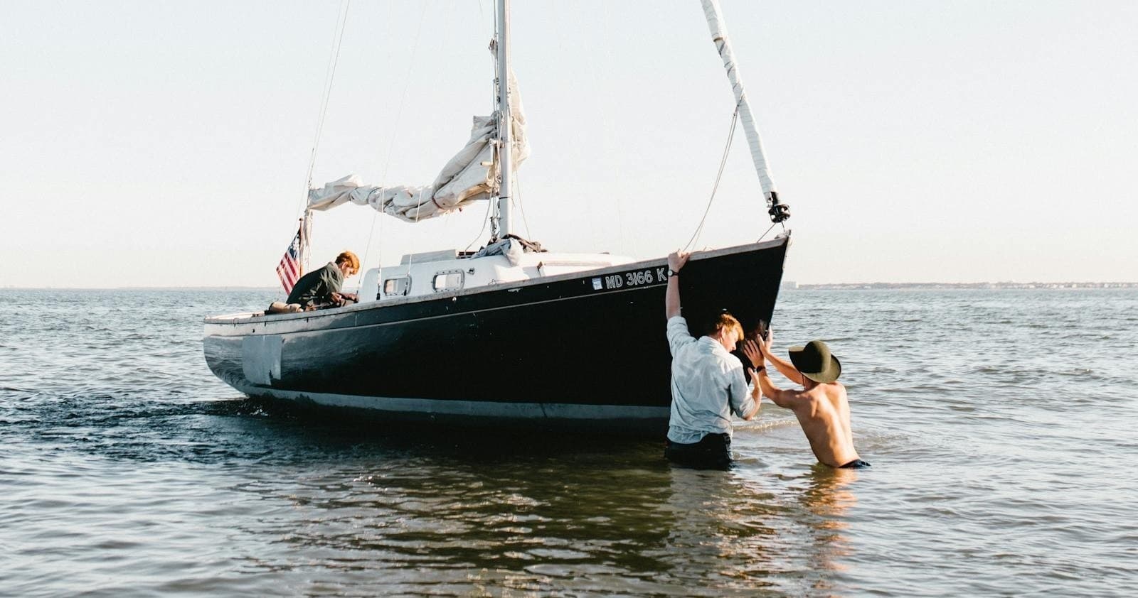 Water Activities: Couples Sailing Course at Sunshine Coast Adventures