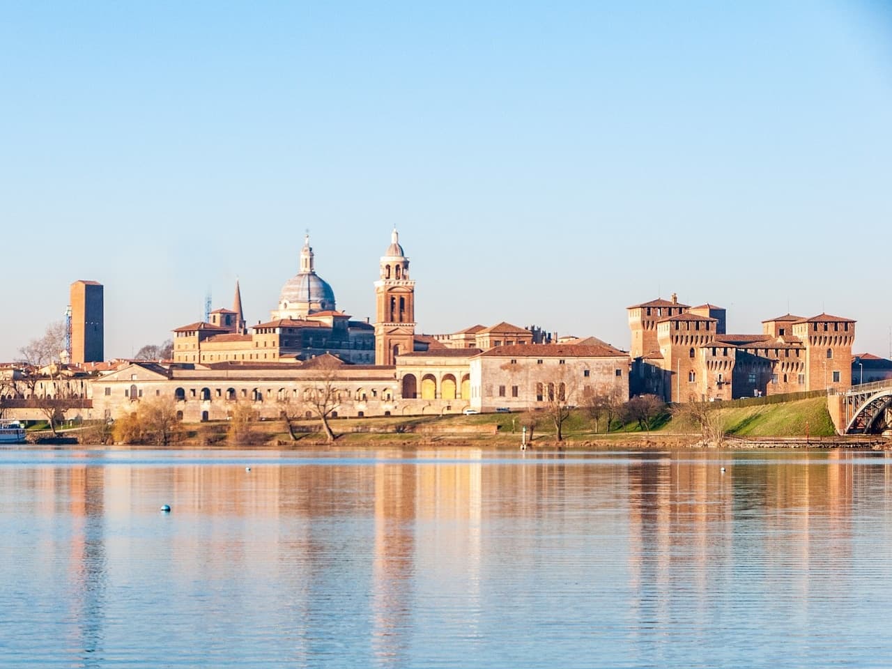 Guided Italian Walk in Mantova: Sant'Andrea, Bibiena & Piazza Mantegna