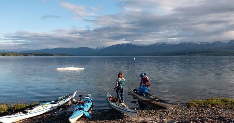 Kayaking with Comox Valley Kayaks & Canoes in Courtenay