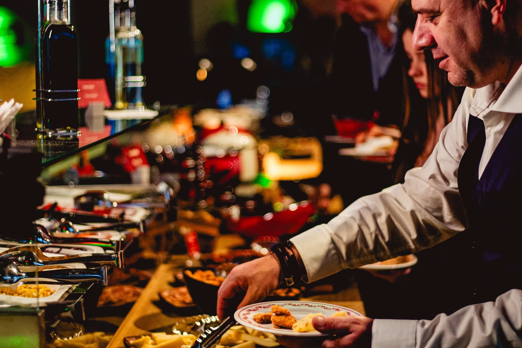 Budapest Night Out: Budget Dinner & Live Hungarian Dance Show on Síp utca
