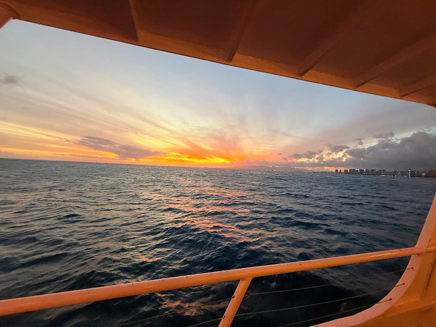 Sunset Dinner Sail Waikiki: Prince Kuhio Cruise with Diamond Head Views photo 3