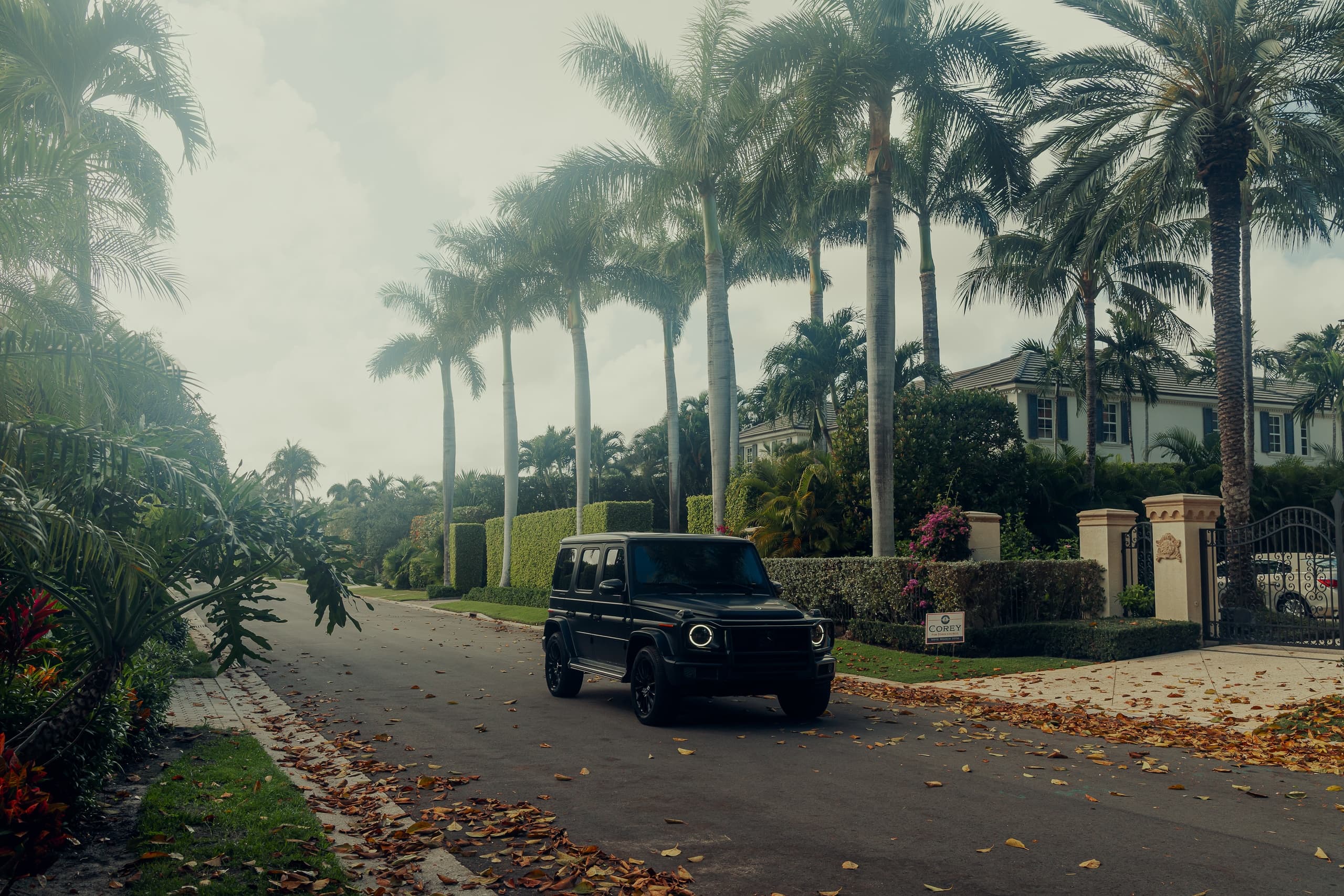 Command the Streets: Drive a 2021 Mercedes-Benz G550 Through Chicago