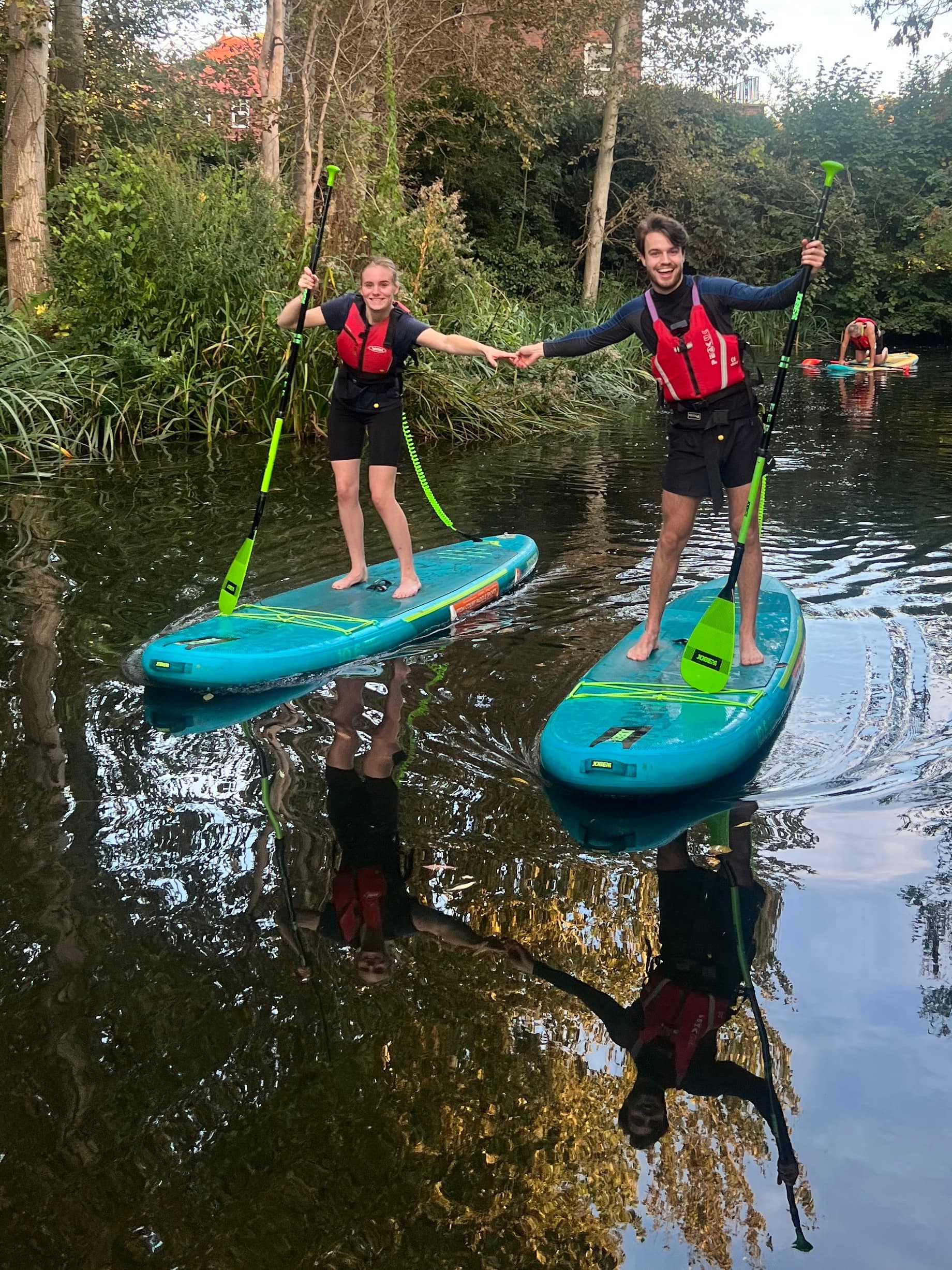 Discover Serenity on the Thames: Private Paddleboard & Kayak Lessons in West Molesey