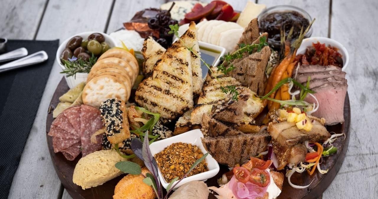 Unwind on Gisborne’s Afternoon Wine Tour with Vineyard Platter Experience